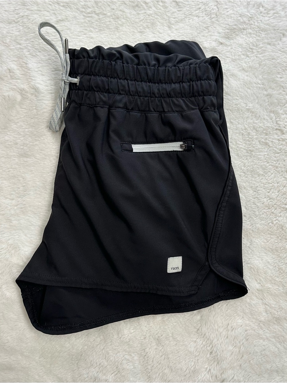 Vuori Clementine Romper Black Size Small Great Condition - Picture 12 of 12